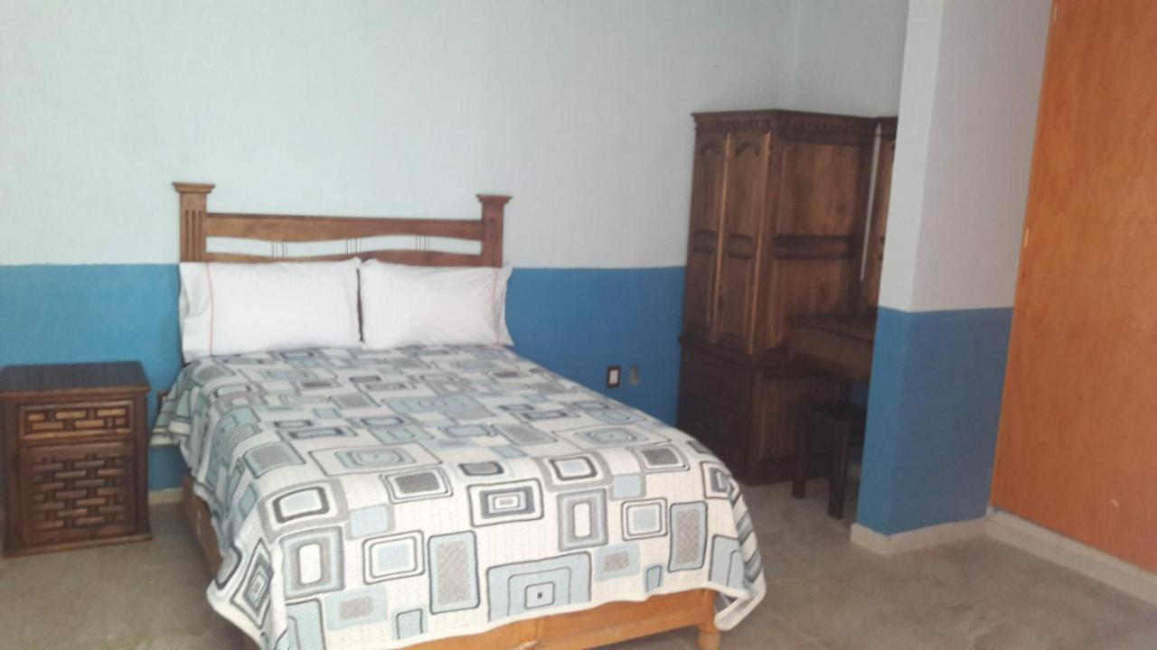 Hotel Posada Don Vasco อิกซ์มีกิลปัน ภายนอก รูปภาพ
